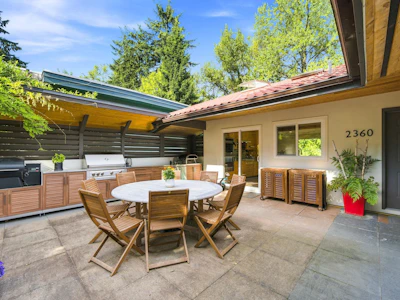 2360 Mackay Avenue - 3