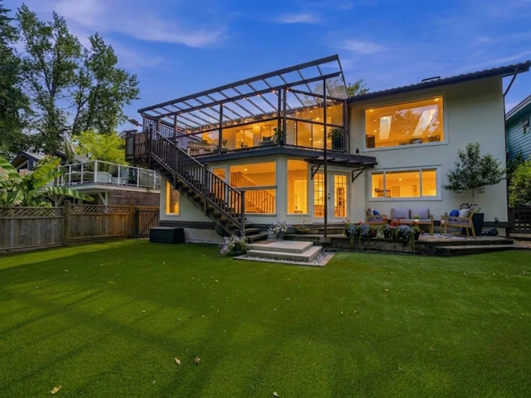 2360 Mackay Avenue, North Vancouver, BC, V7P 2M9 - 3