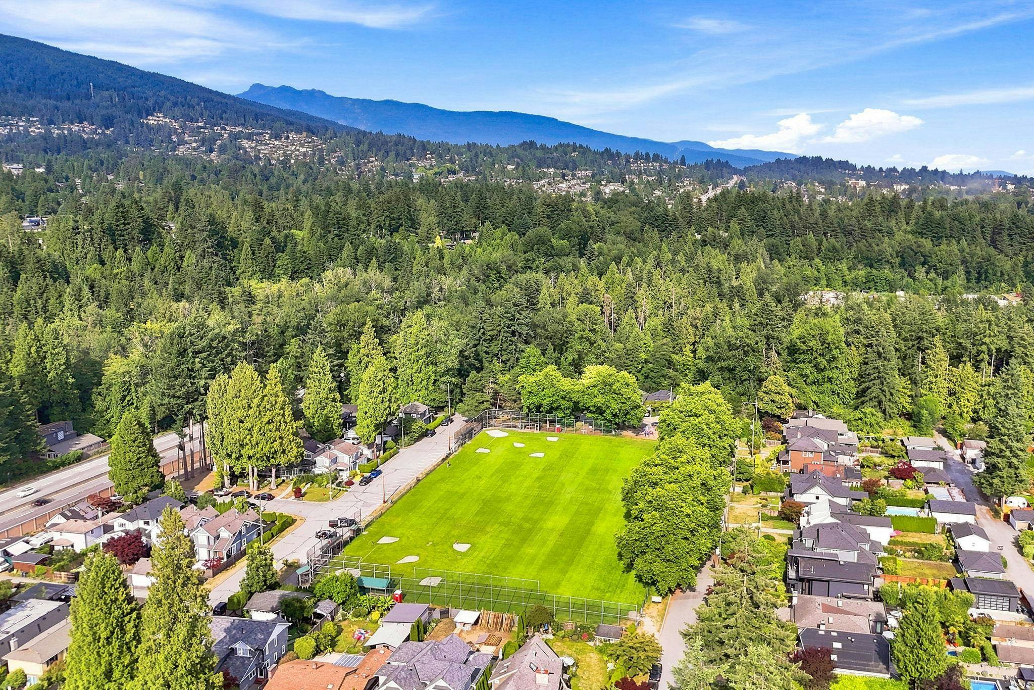 2360 Mackay Avenue, North Vancouver, BC, V7P 2M9 - 36