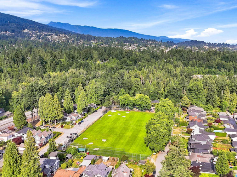 2360 Mackay Avenue, North Vancouver, BC, V7P 2M9 - 36