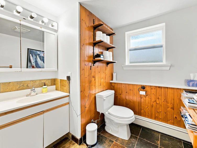 2360 Mackay Avenue, North Vancouver, BC, V7P 2M9 - 22