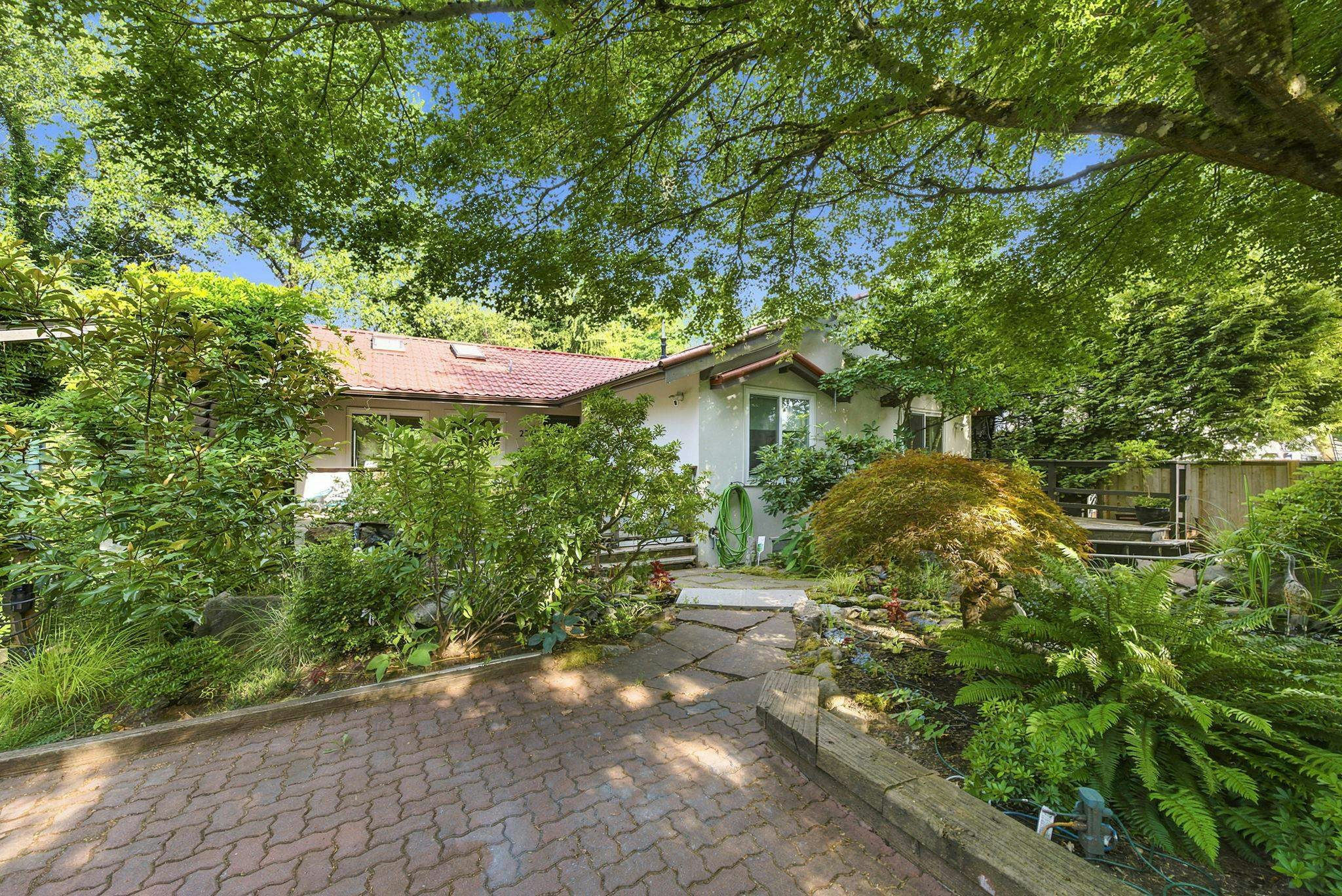 2360 Mackay Avenue, North Vancouver, BC, V7P 2M9 - 34