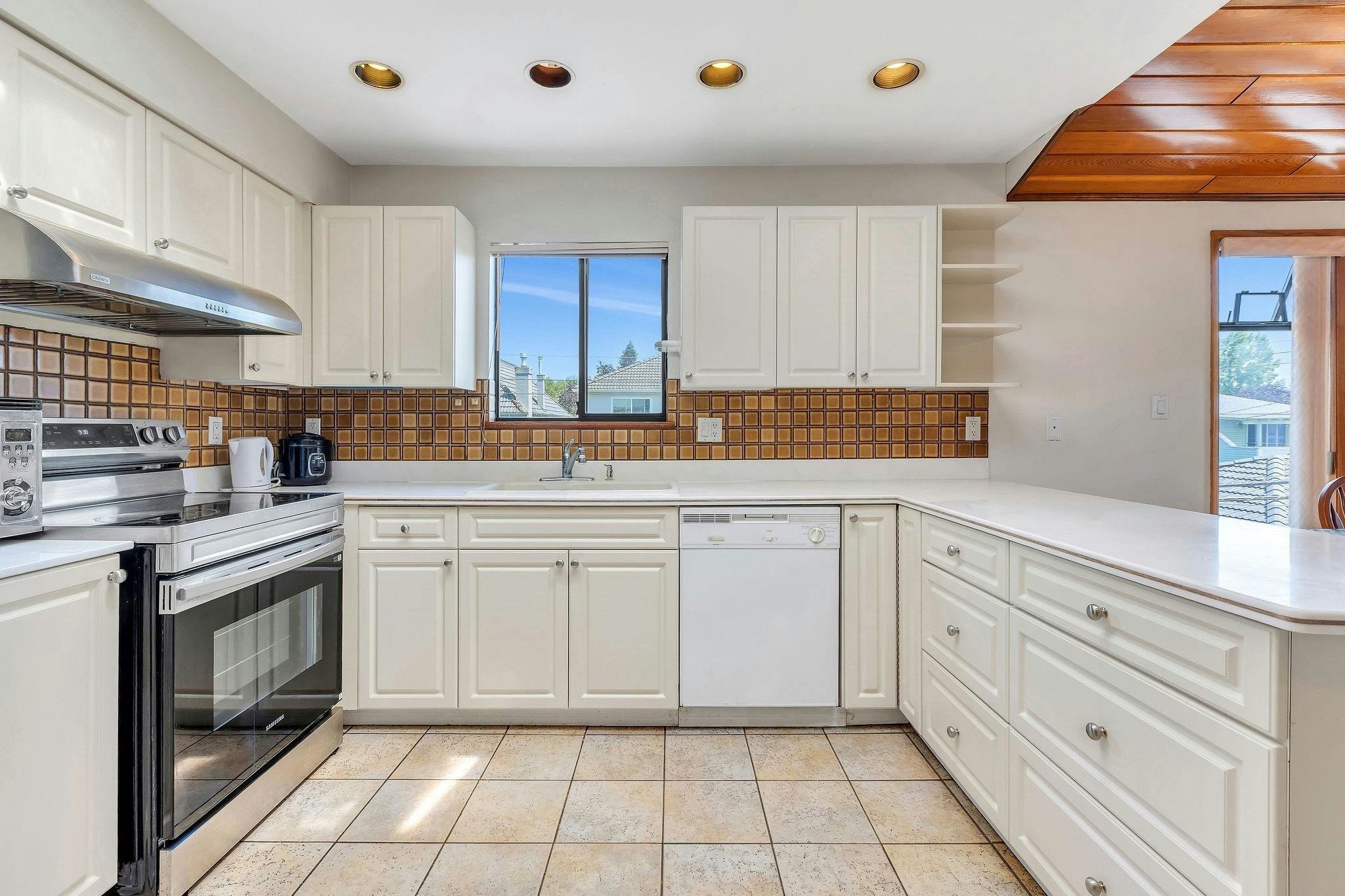 2718 W 19th Avenue, Vancouver, BC, V6L 1E3 - 8