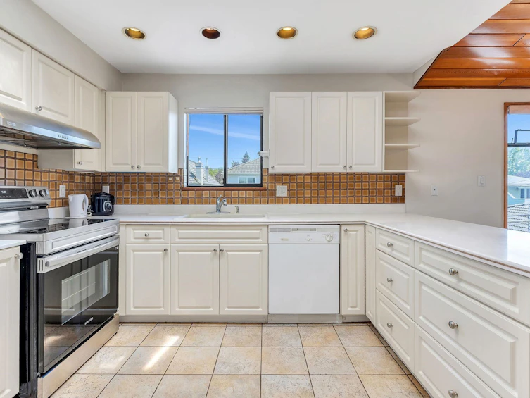 2718 W 19th Avenue, Vancouver, BC, V6L 1E3 - 8