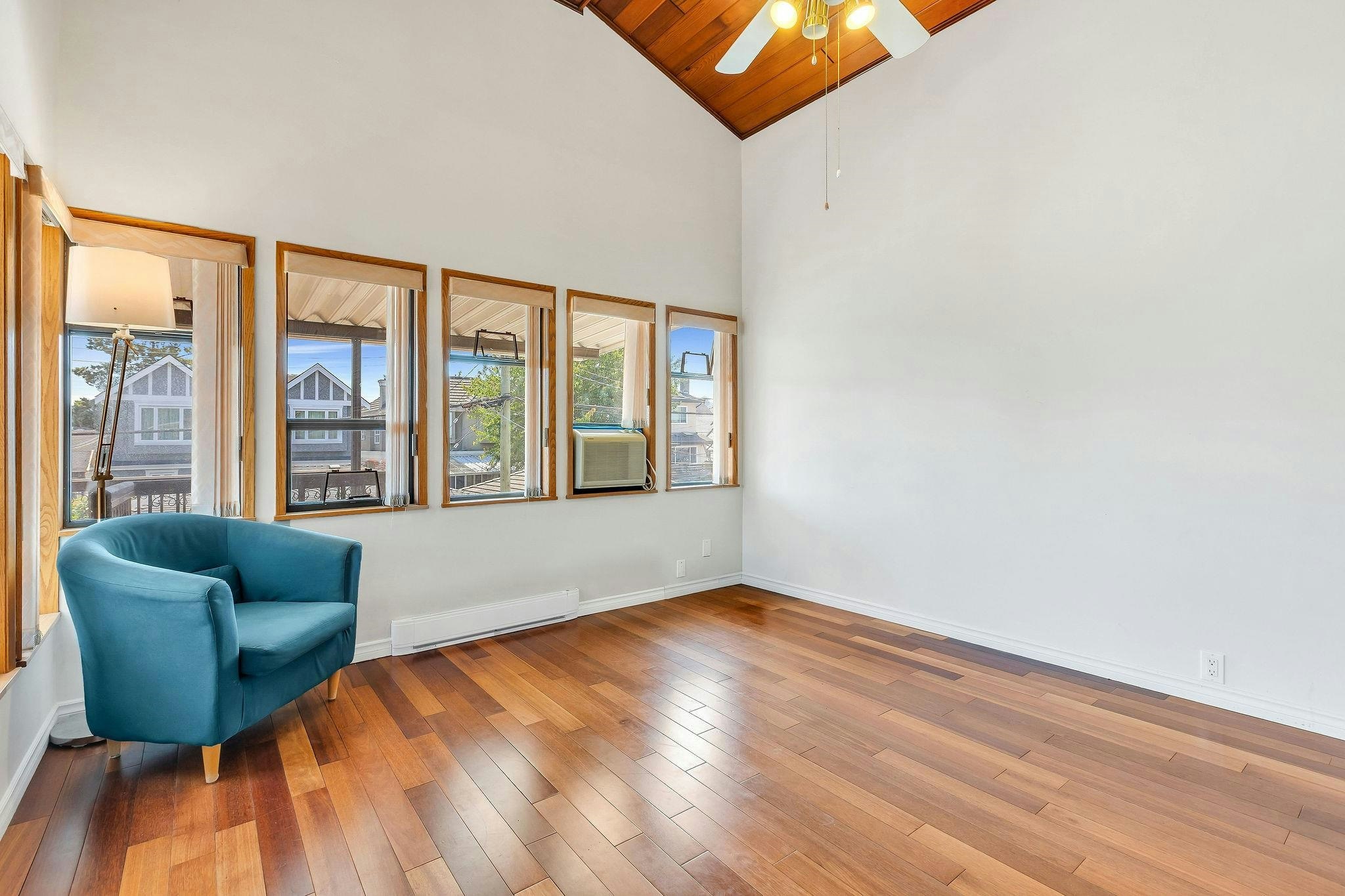 2718 W 19th Avenue, Vancouver, BC, V6L 1E3 - 11