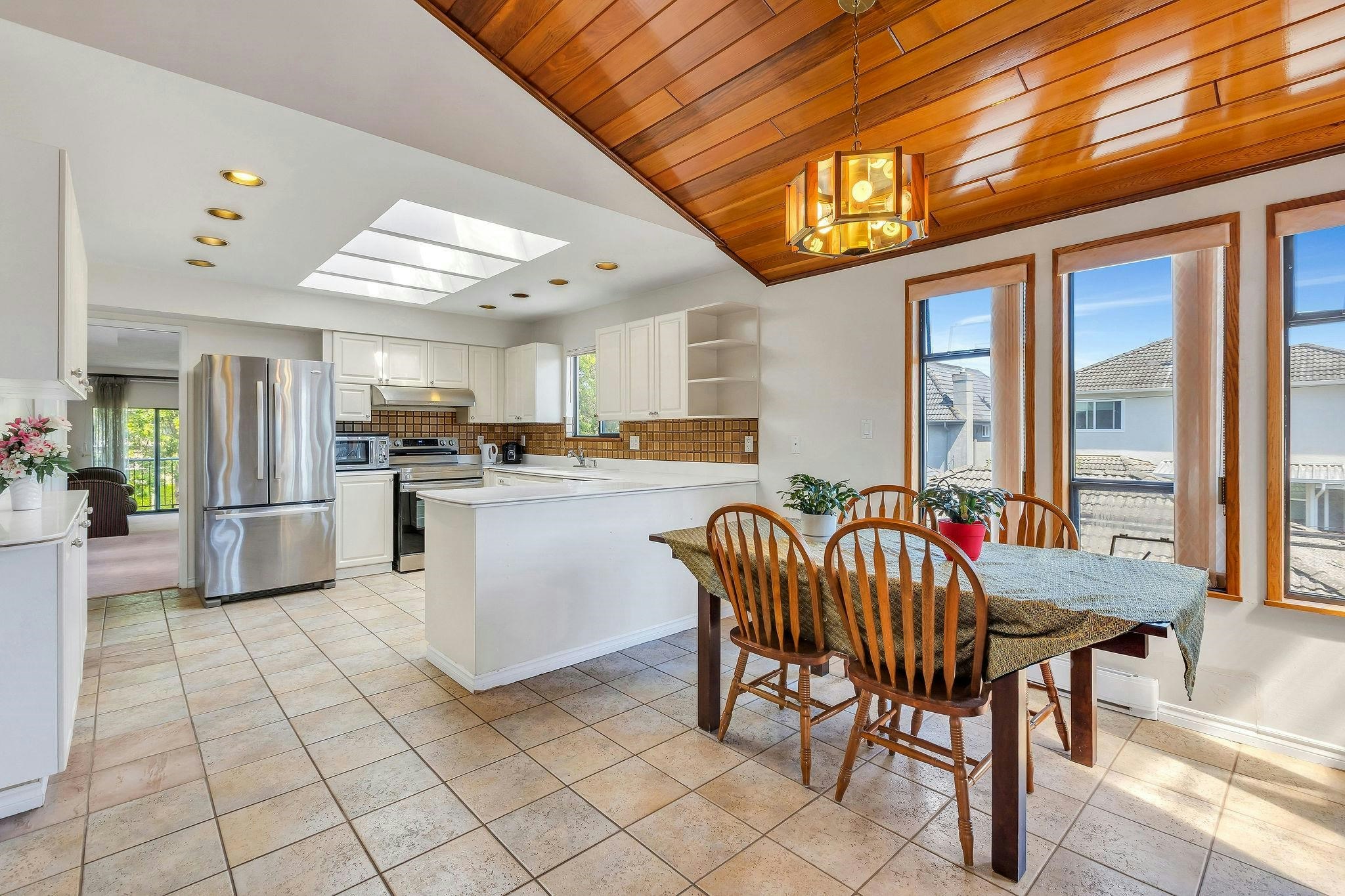 2718 W 19th Avenue, Vancouver, BC, V6L 1E3 - 9
