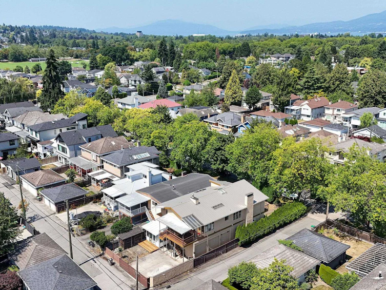 2718 W 19th Avenue, Vancouver, BC, V6L 1E3 - 39