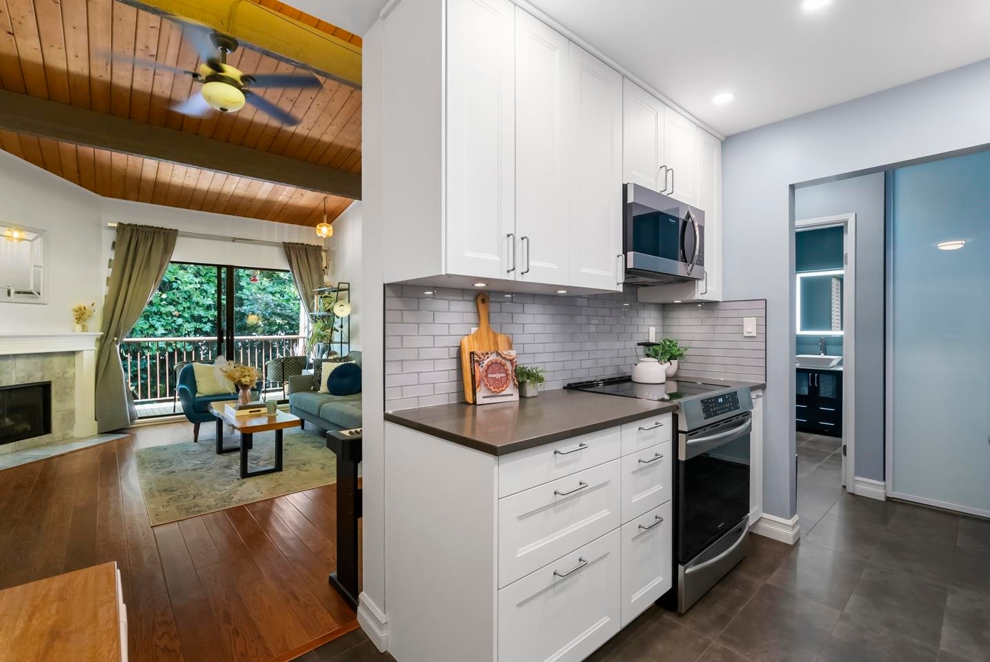 311-9101 Horne Street, Burnaby, BC, V3N 4M3 - 10
