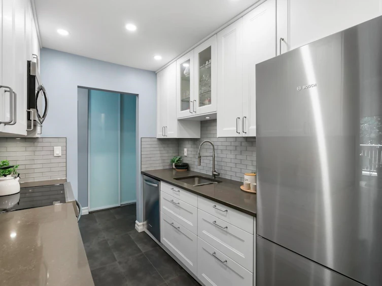 311-9101 Horne Street, Burnaby, BC, V3N 4M3 - 13
