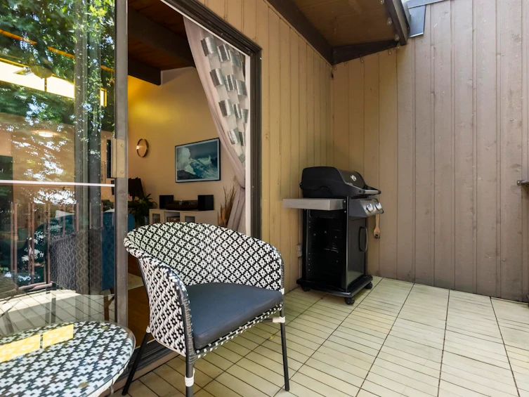 311-9101 Horne Street, Burnaby, BC, V3N 4M3 - 22
