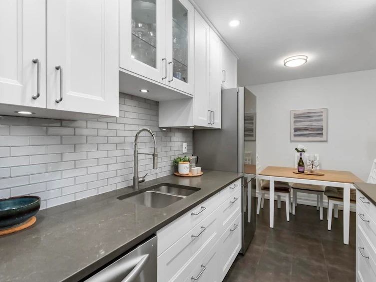 311-9101 Horne Street, Burnaby, BC, V3N 4M3 - 12