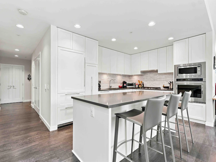 203-3911 Cates Landing Way, North Vancouver, BC, V7G 0A6 - 6