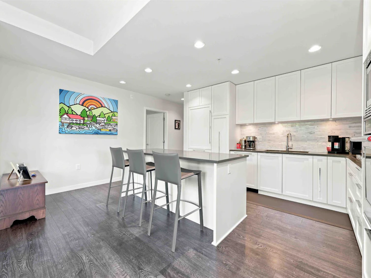 203-3911 Cates Landing Way, North Vancouver, BC, V7G 0A6 - 9