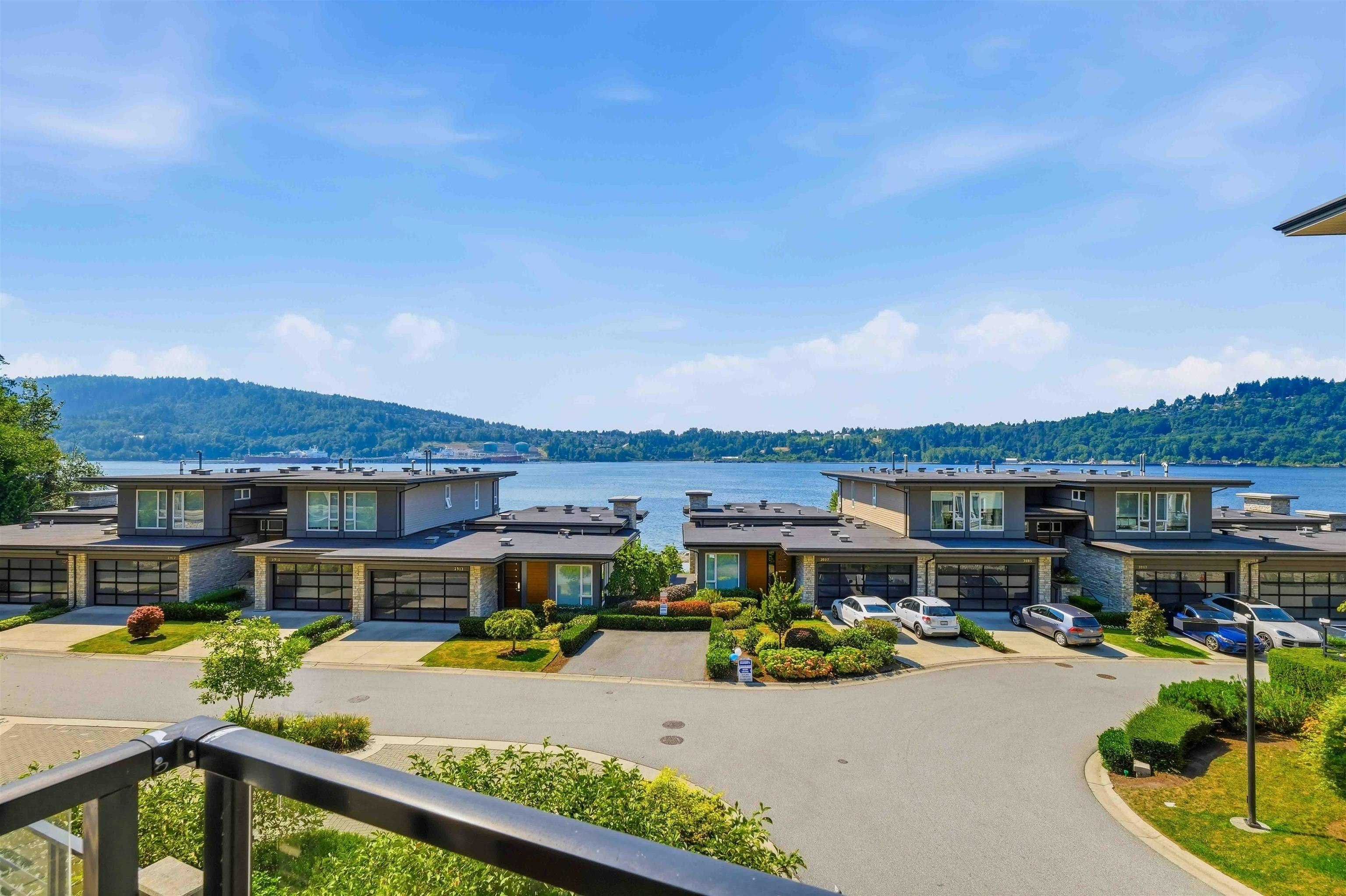 203-3911 Cates Landing Way, North Vancouver, BC, V7G 0A6 - 27
