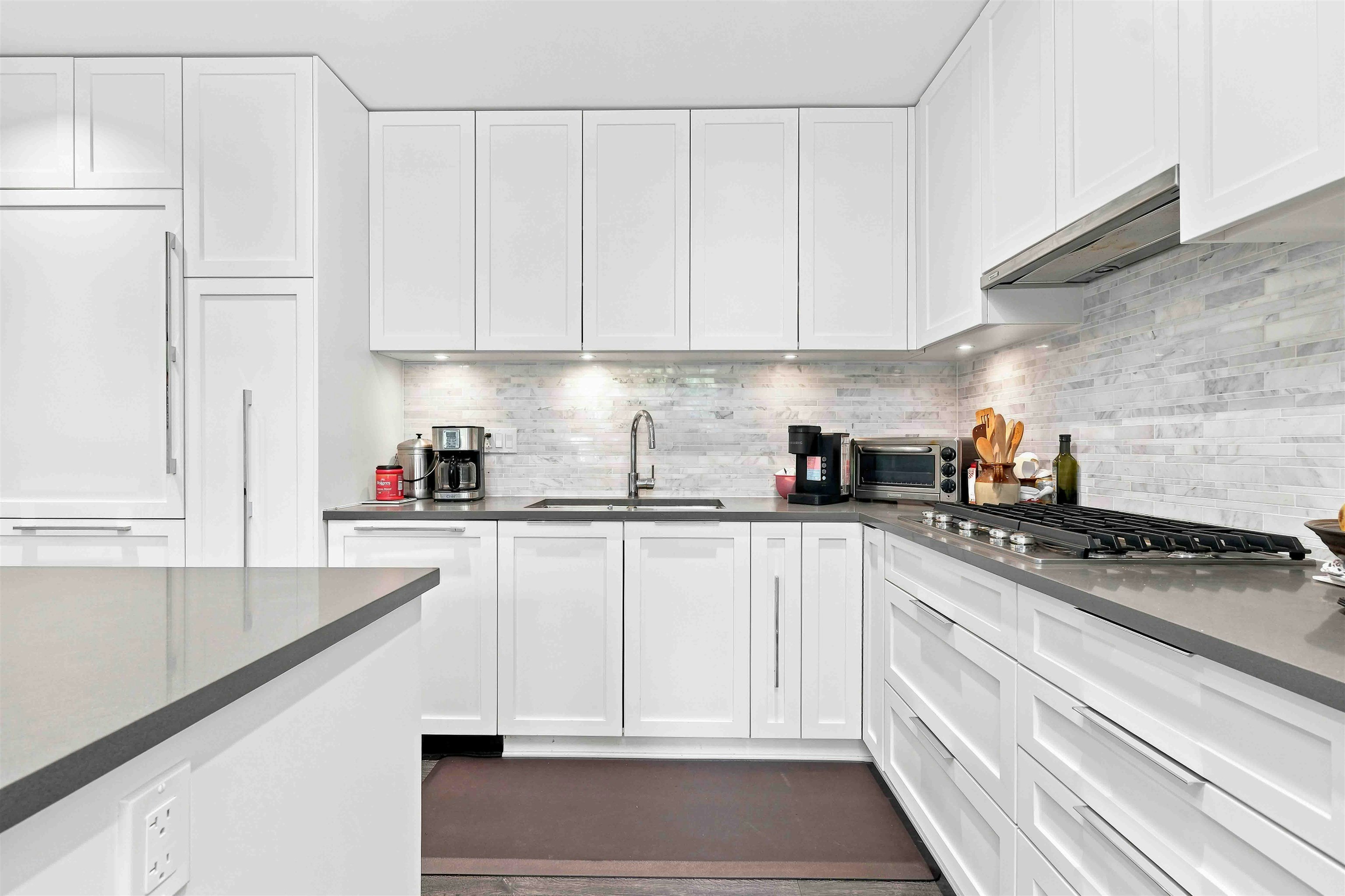 203-3911 Cates Landing Way, North Vancouver, BC, V7G 0A6 - 8