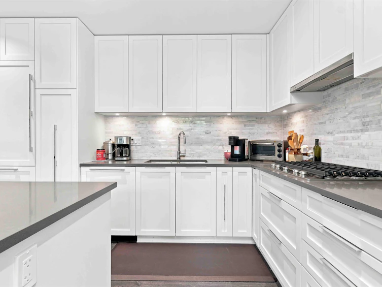 203-3911 Cates Landing Way, North Vancouver, BC, V7G 0A6 - 8