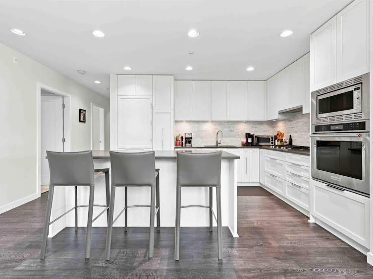 203-3911 Cates Landing Way, North Vancouver, BC, V7G 0A6 - 7