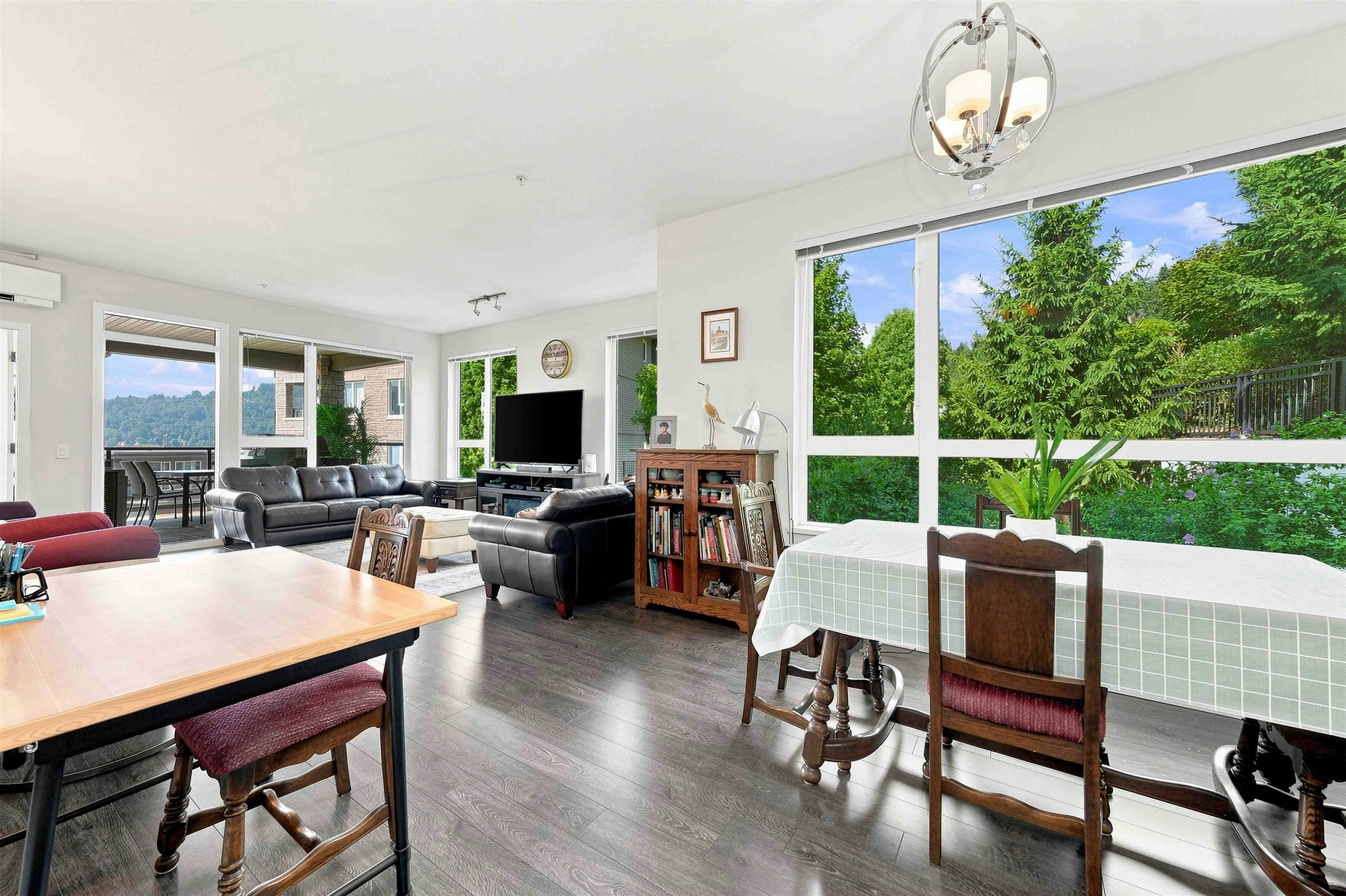 203-3911 Cates Landing Way, North Vancouver, BC, V7G 0A6 - 11