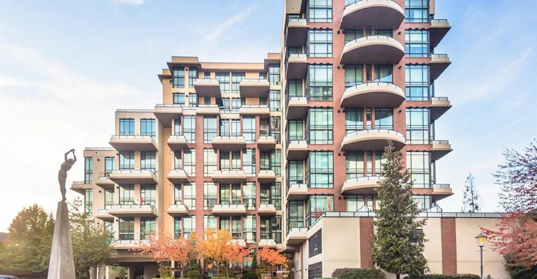 605-10 Renaissance Square, New Westminster, BC, V3M 7B1