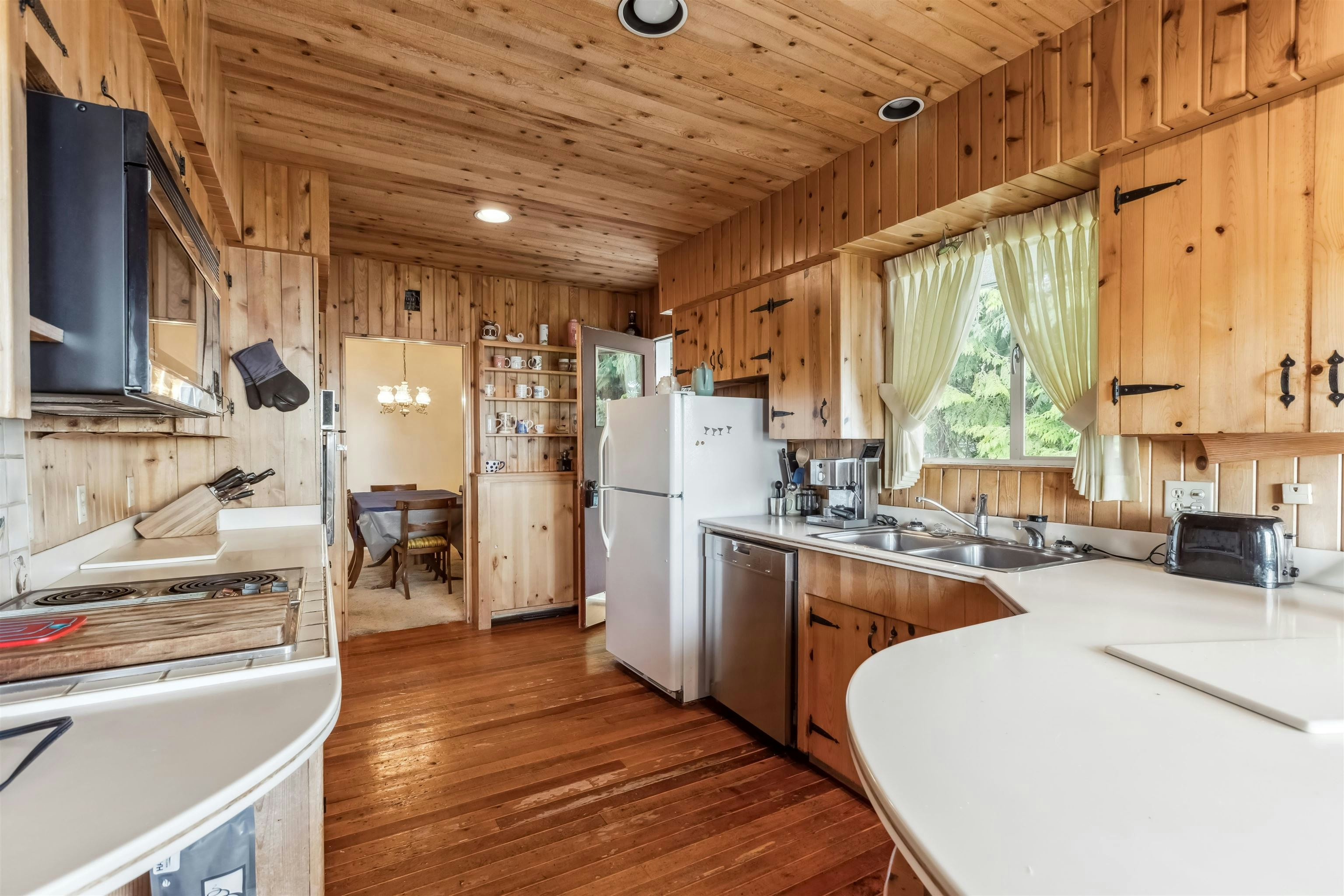2575 Queens Avenue, West Vancouver, BC, V7V 2Y9 - 13