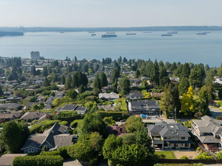 2575 Queens Avenue, West Vancouver, BC, V7V 2Y9 - 40