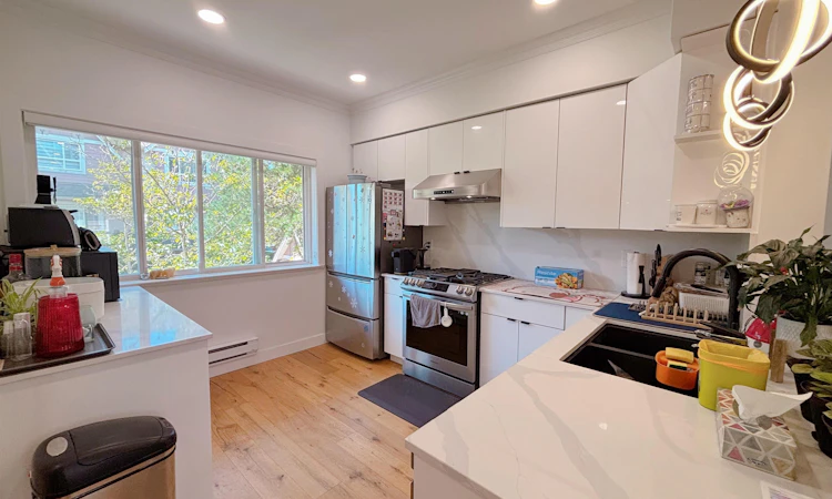 2-9288 Keefer Avenue