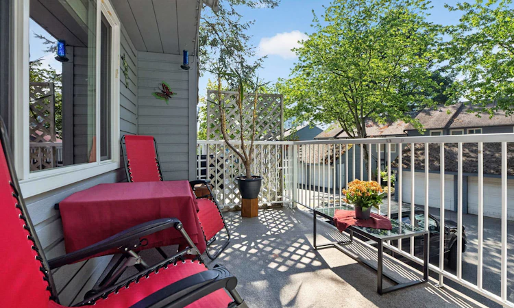 461 Carlsen Place