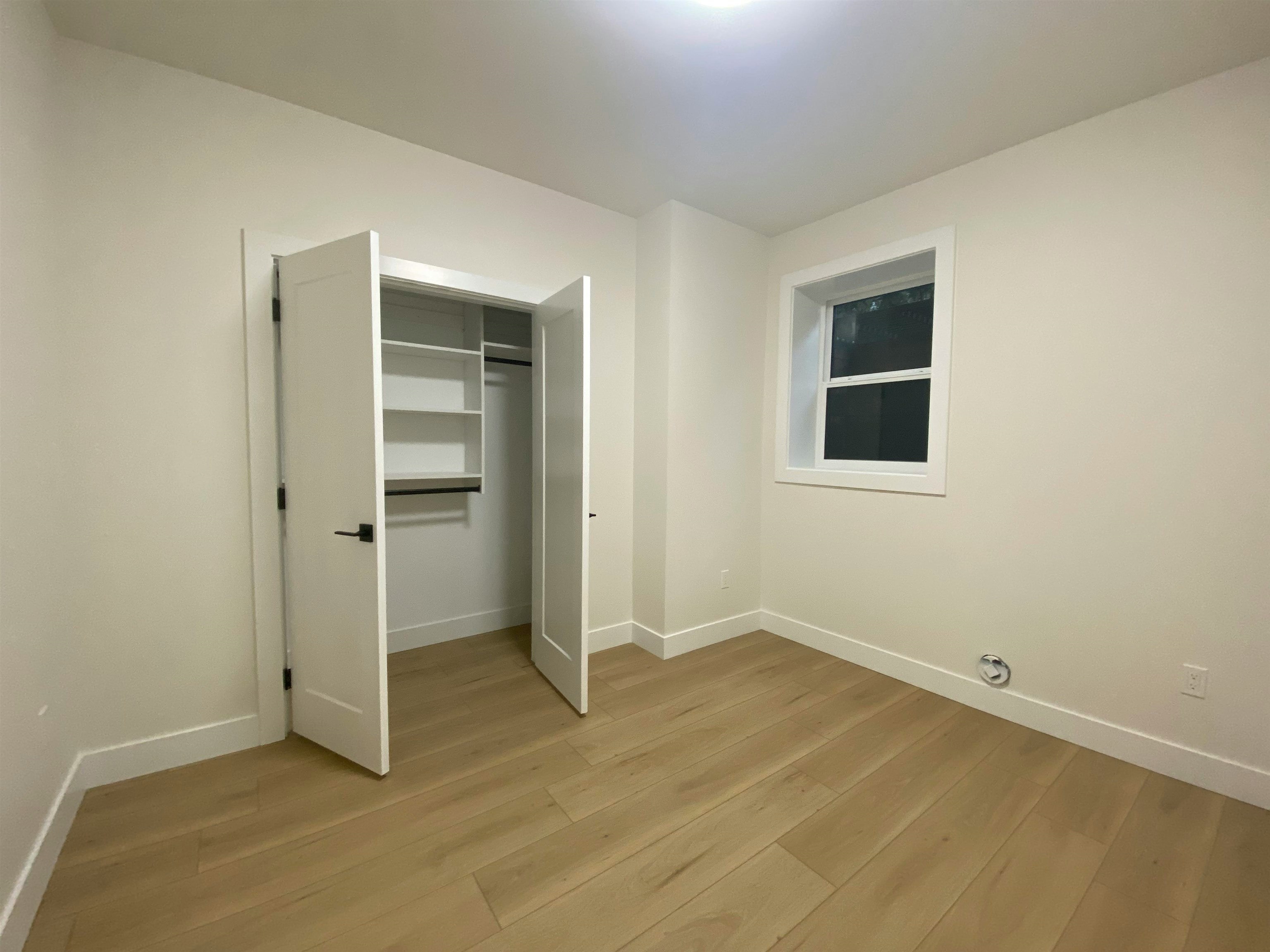 2 Bed Suite-7542 Lindrick Court, Burnaby, BC, V5A 3Y5 - 8