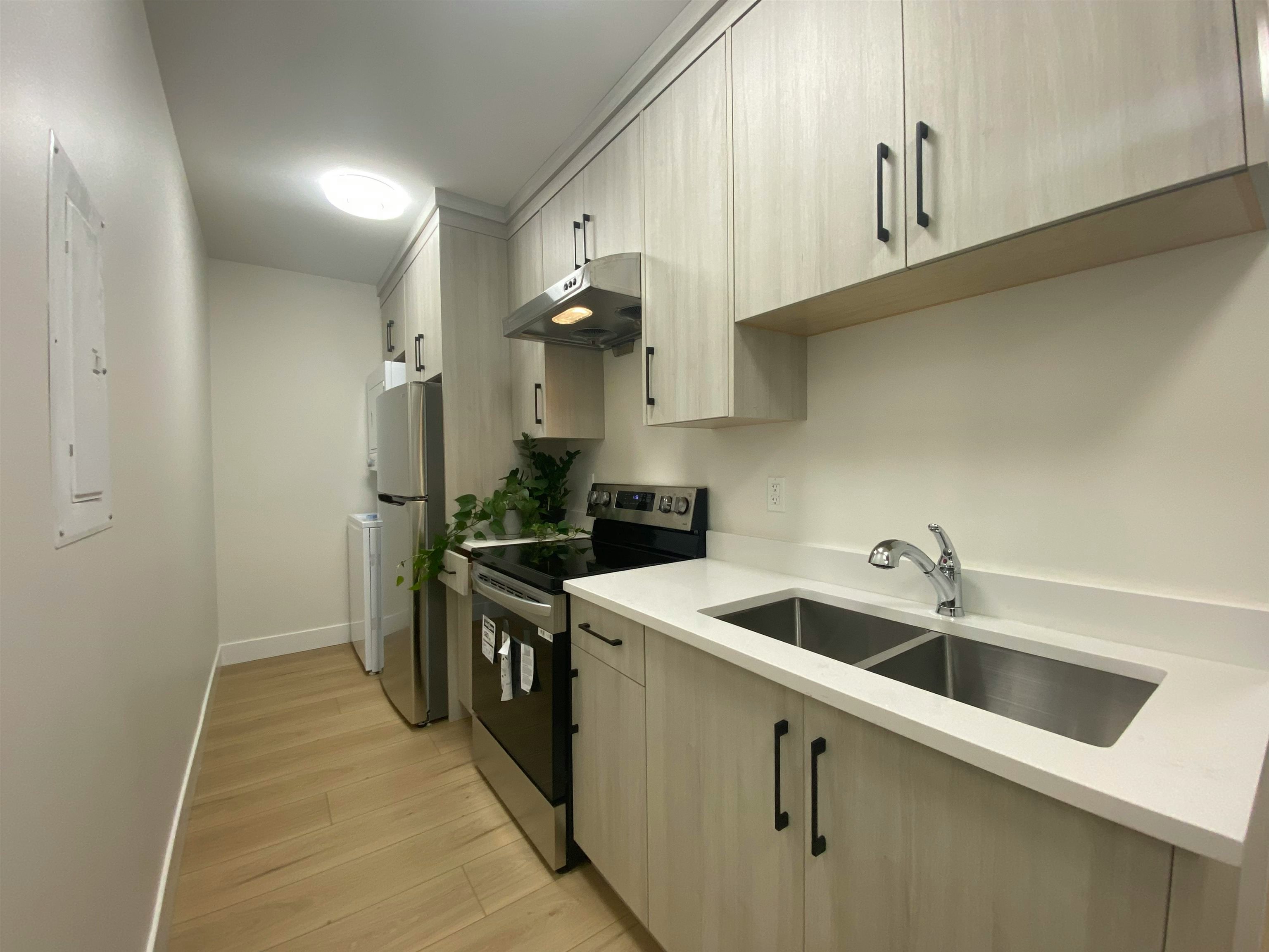2 Bed Suite-7542 Lindrick Court, Burnaby, BC, V5A 3Y5 - 6