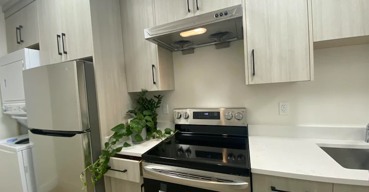 2 Bed Suite-7542 Lindrick Court, Burnaby, BC, V5A 3Y5 - 4
