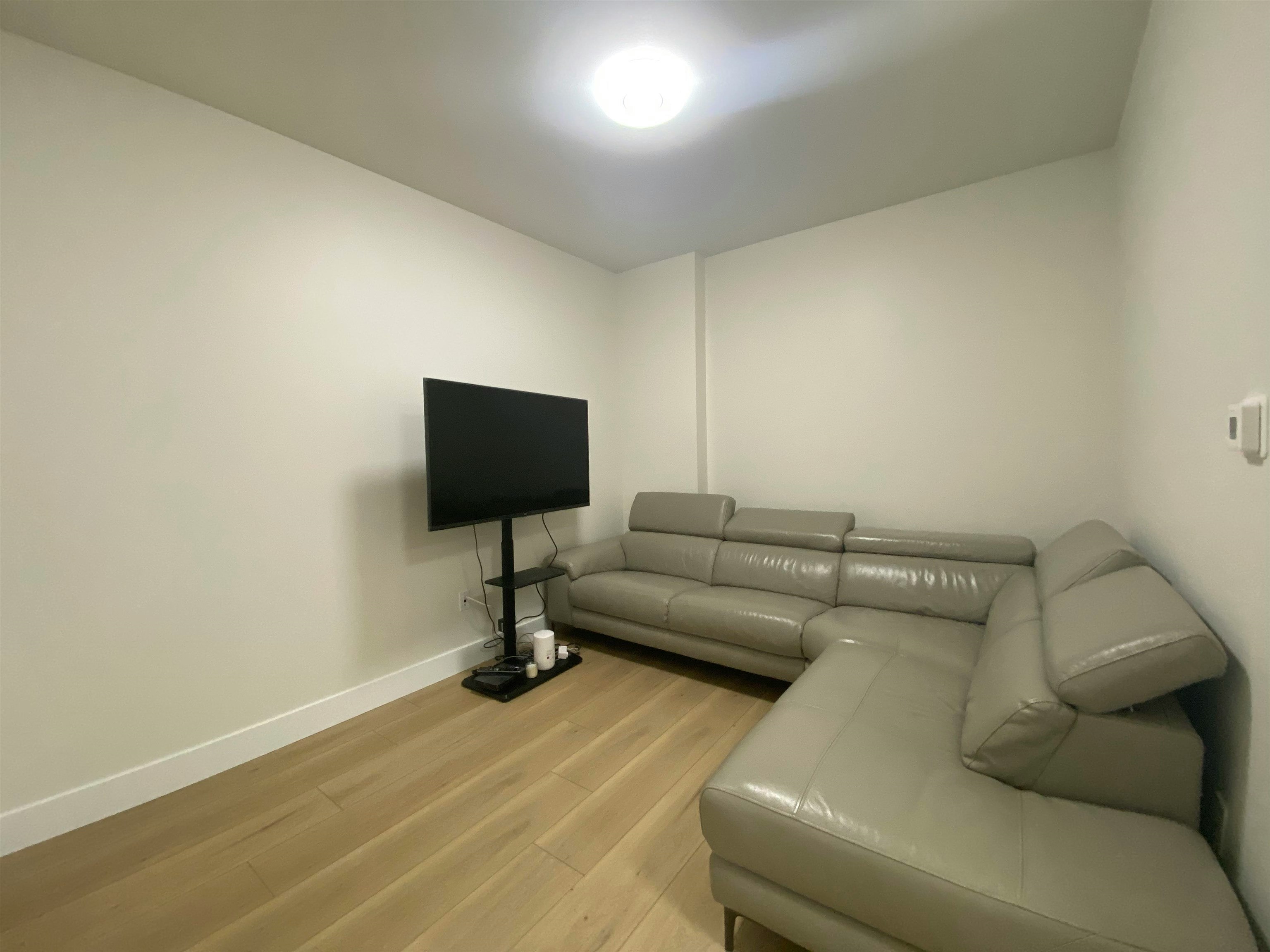 2 Bed Suite-7542 Lindrick Court, Burnaby, BC, V5A 3Y5 - 7