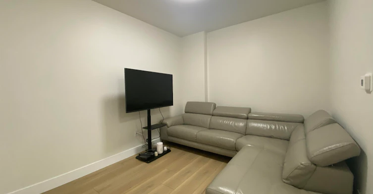 2 Bed Suite-7542 Lindrick Court, Burnaby, BC, V5A 3Y5 - 7