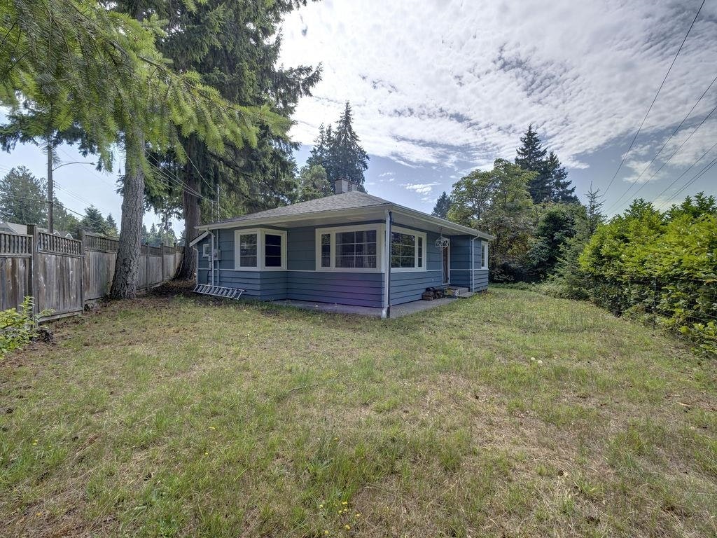 5724 Porpoise Bay Road, Sechelt, BC, V0N 3A3 - 6
