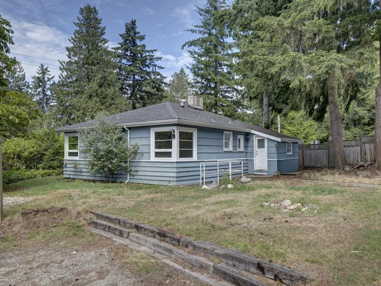 5724 Porpoise Bay Road, Sechelt, BC, V0N 3A3 - 3