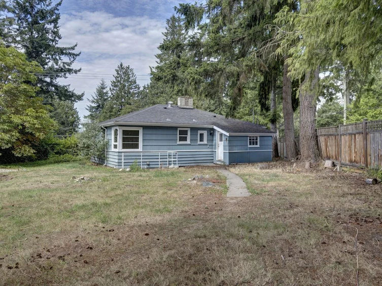5724 Porpoise Bay Road, Sechelt, BC, V0N 3A3 - 4