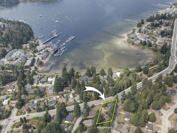 5724 Porpoise Bay Road, Sechelt, BC, V0N 3A3