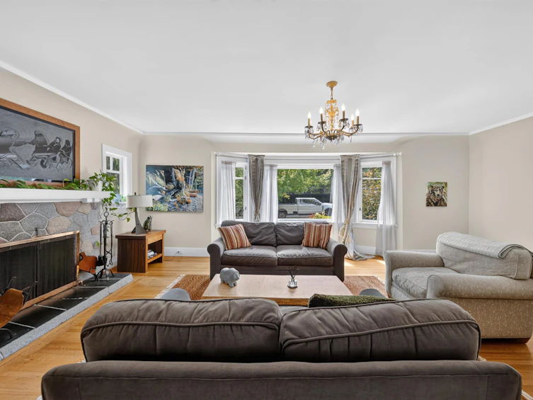 4655 W 6th Avenue, Vancouver, BC, V6R 1V6 - 5