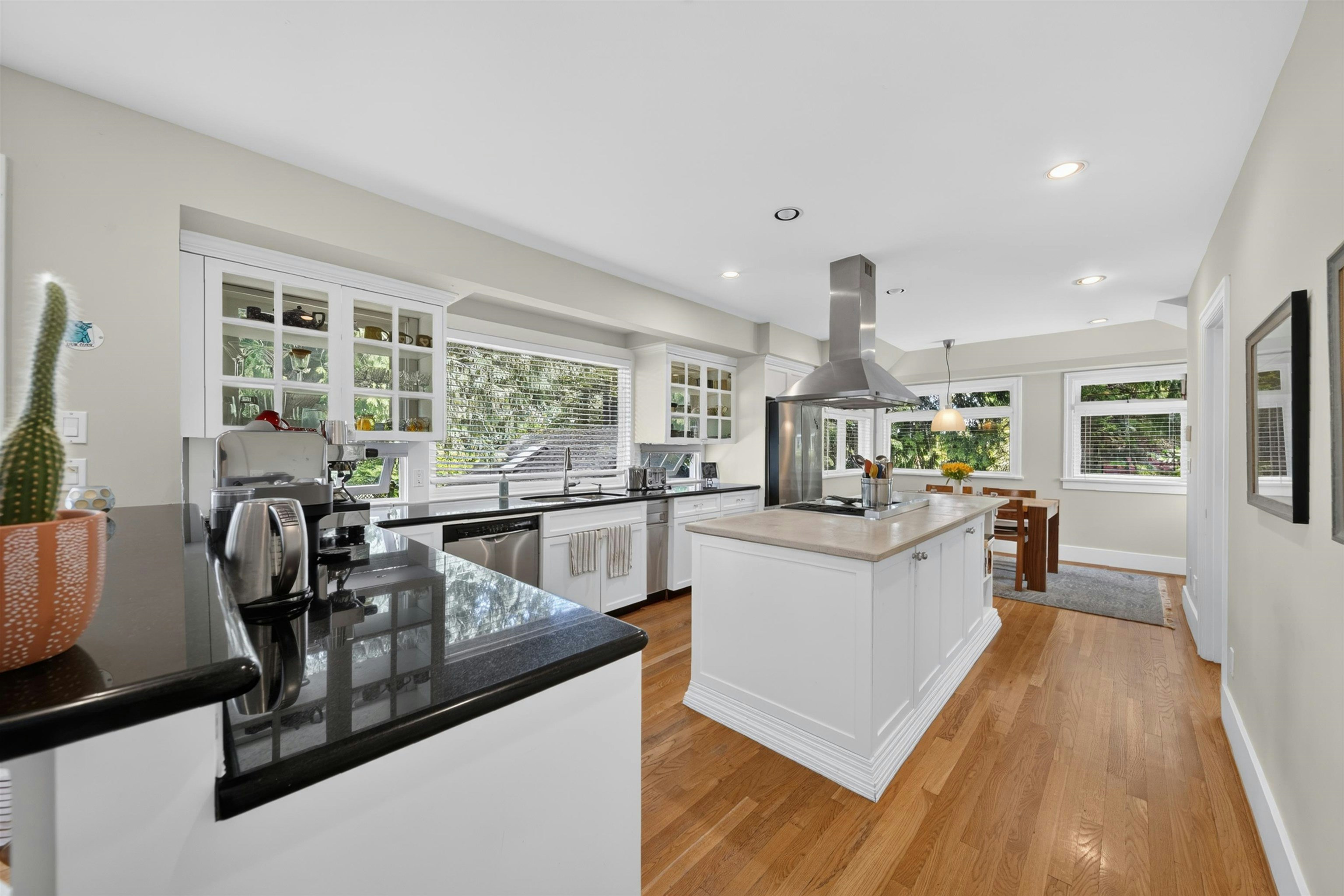 4655 W 6th Avenue, Vancouver, BC, V6R 1V6 - 14