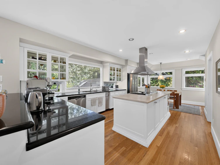 4655 W 6th Avenue, Vancouver, BC, V6R 1V6 - 14