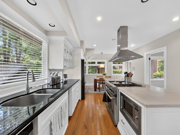 4655 W 6th Avenue, Vancouver, BC, V6R 1V6 - 11