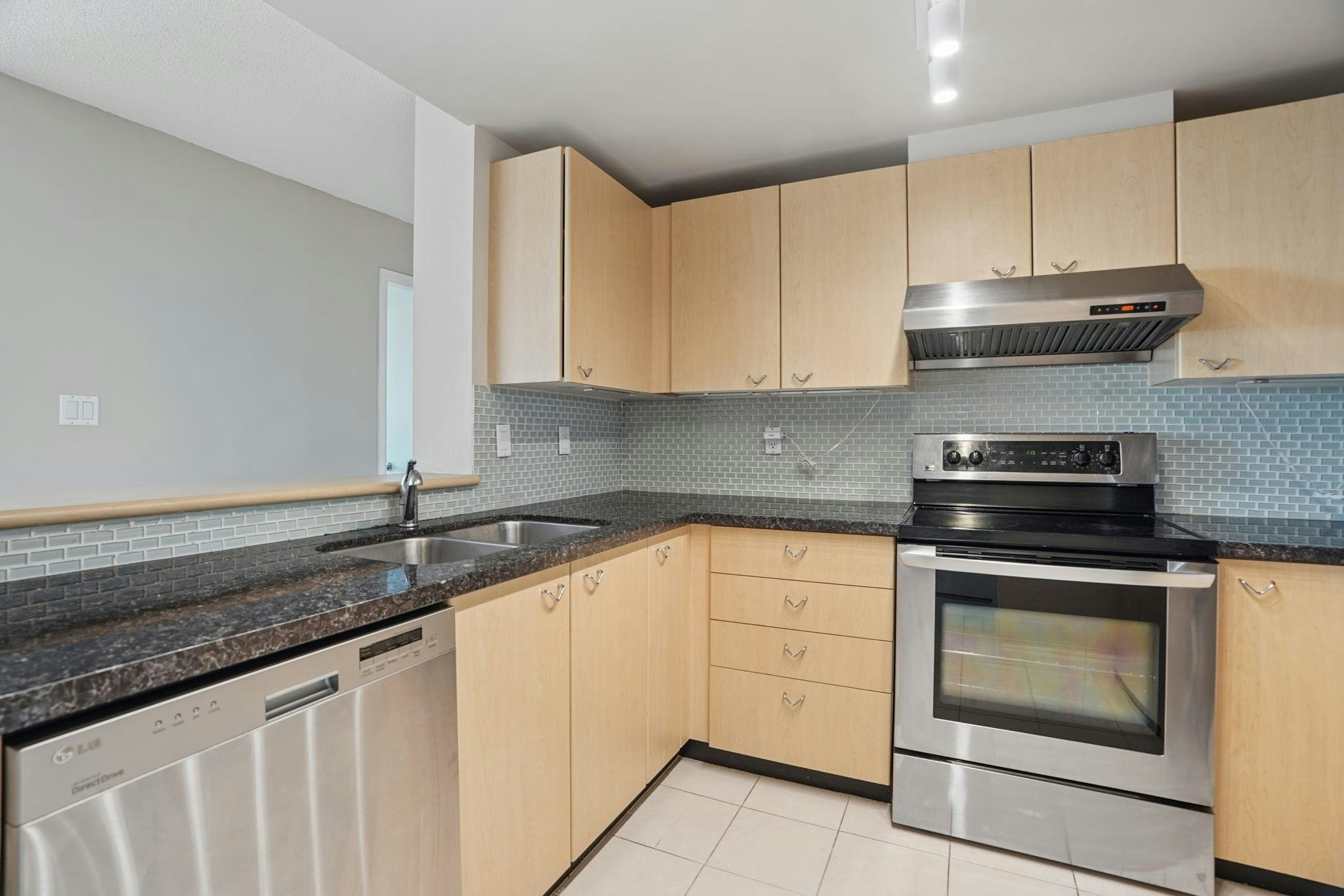 1006-8180 Granville Avenue, Richmond, BC, V6Y 4G1 - 17