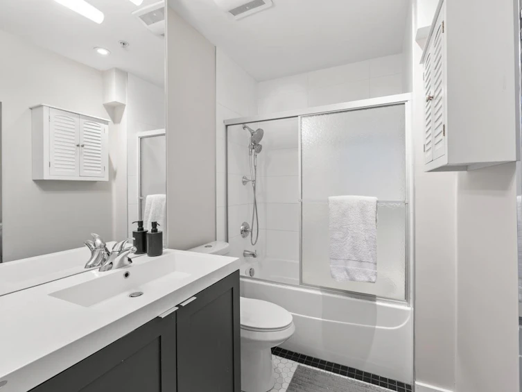 101-2511 Quebec Street, Vancouver, BC, V5T 0B6 - 17