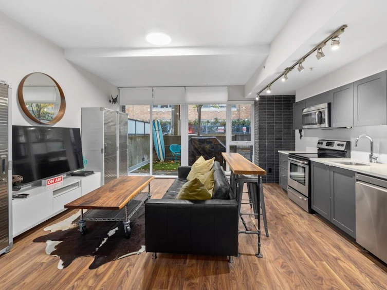 101-2511 Quebec Street, Vancouver, BC, V5T 0B6 - 3
