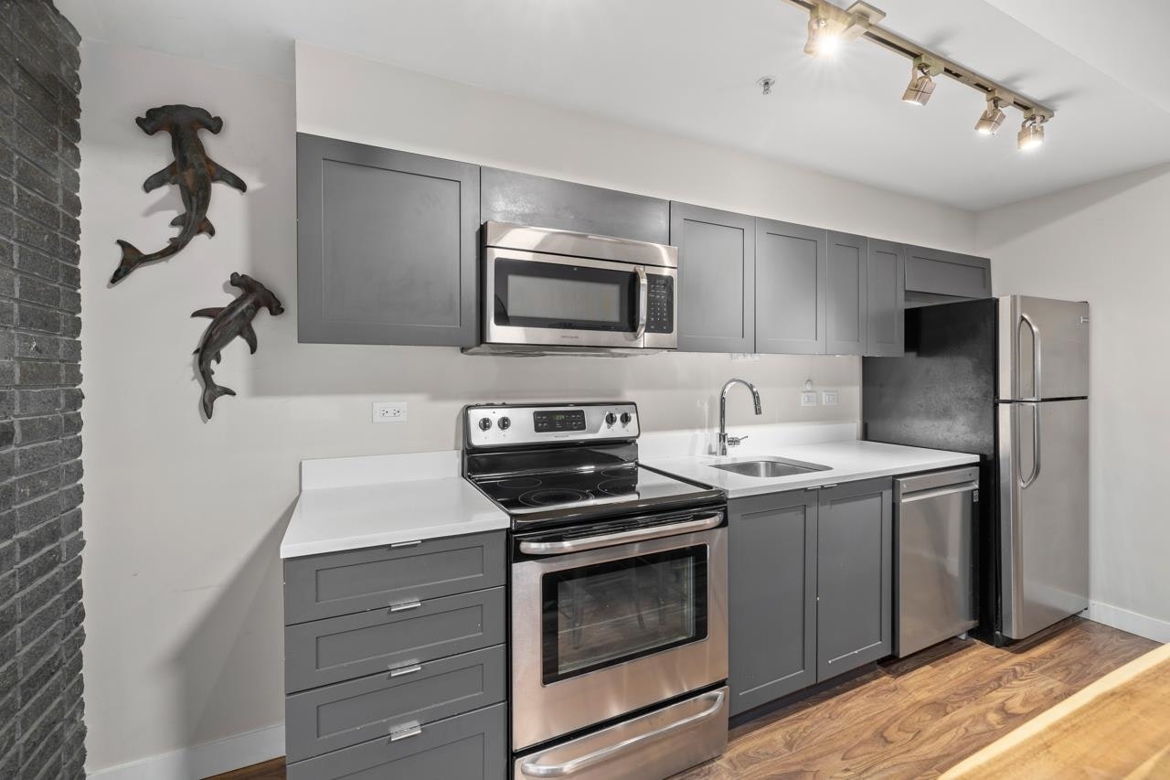 101-2511 Quebec Street, Vancouver, BC, V5T 0B6 - 8