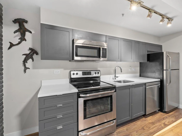 101-2511 Quebec Street, Vancouver, BC, V5T 0B6 - 8