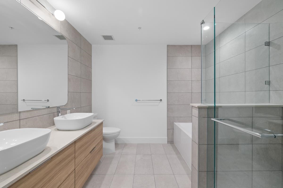 204-2325 Emery Court, North Vancouver, BC, V7J 0E3 - 15
