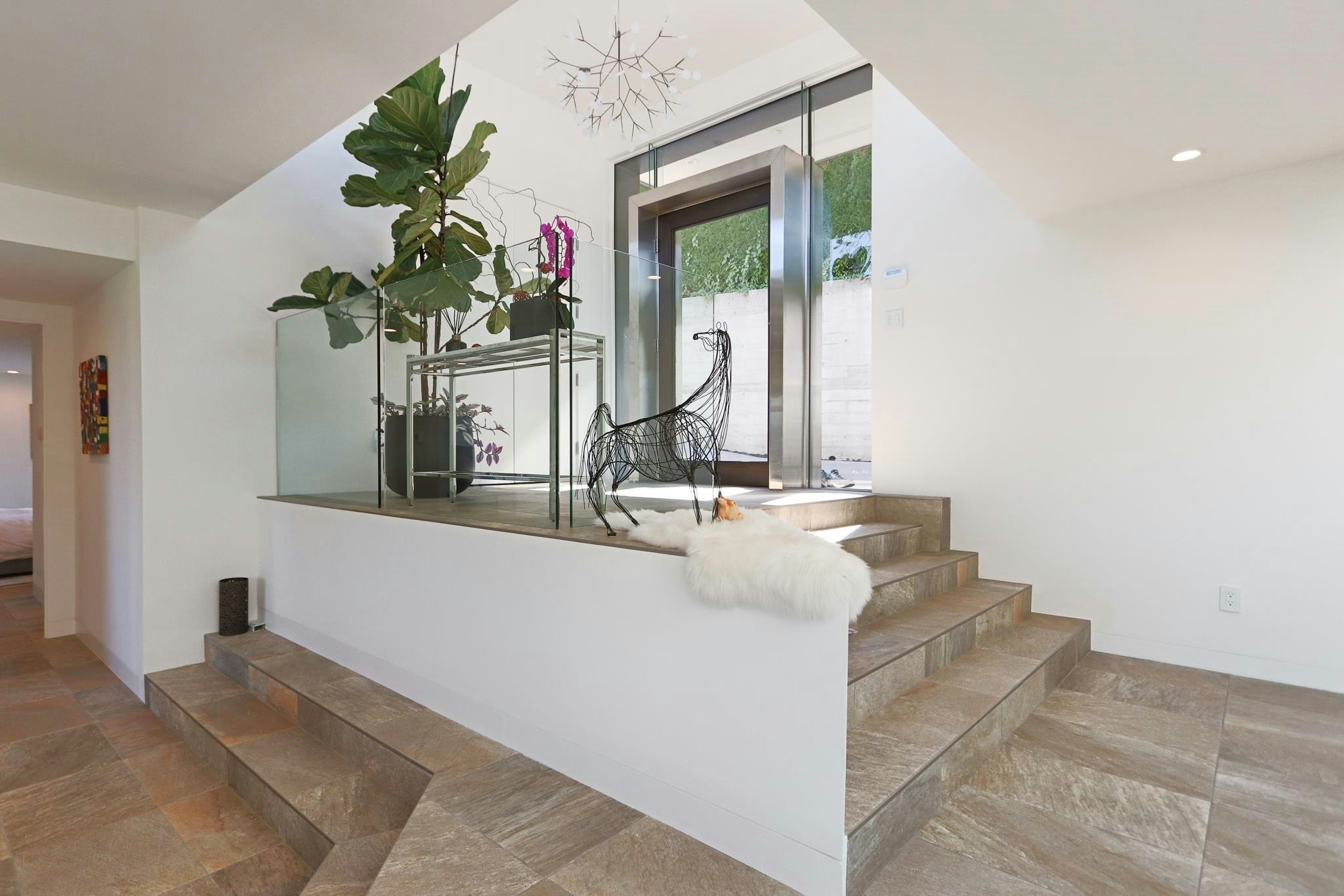 6173 Nelson Avenue, West Vancouver, BC, V7W 2A1 - 6