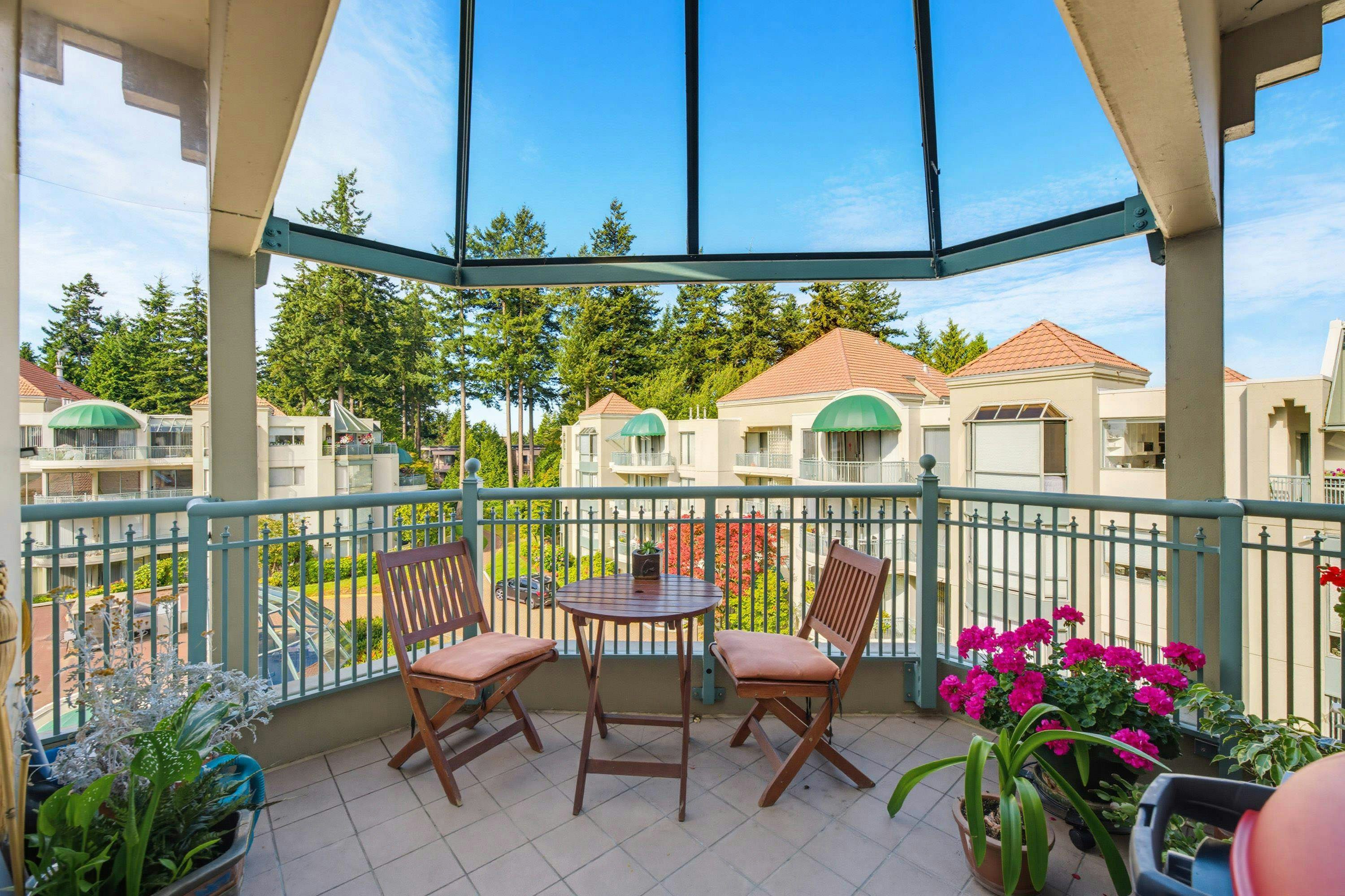 402-1765 Martin Drive, Surrey, BC, V4A 9T6