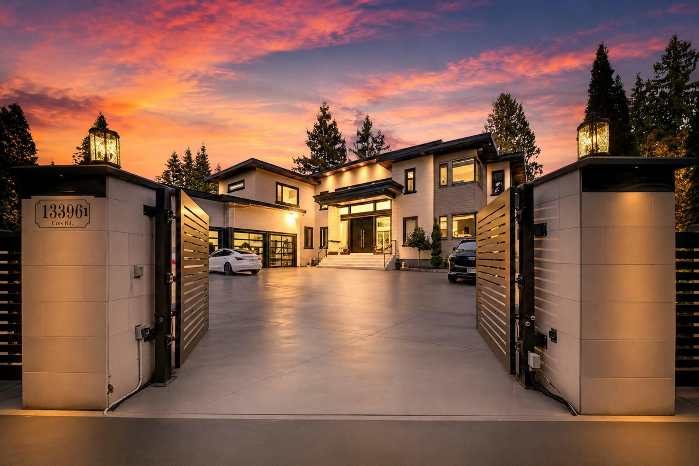 13396 Crescent Road, Surrey, BC, V4P 1K4