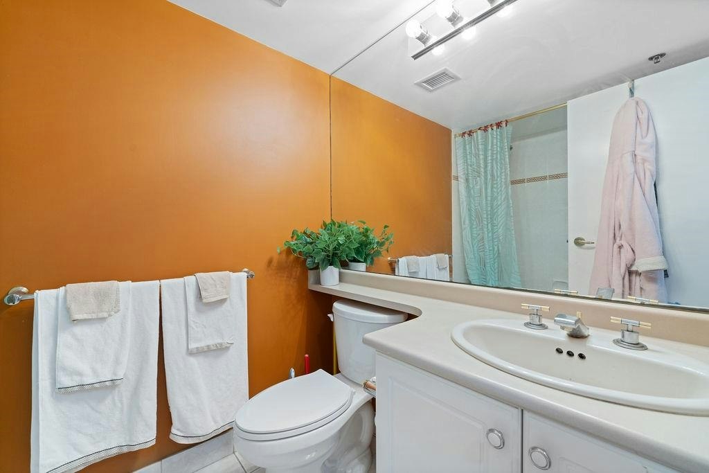 404-238 Alvin Narod Mews, Vancouver, BC, V6B 5Z3 - 17